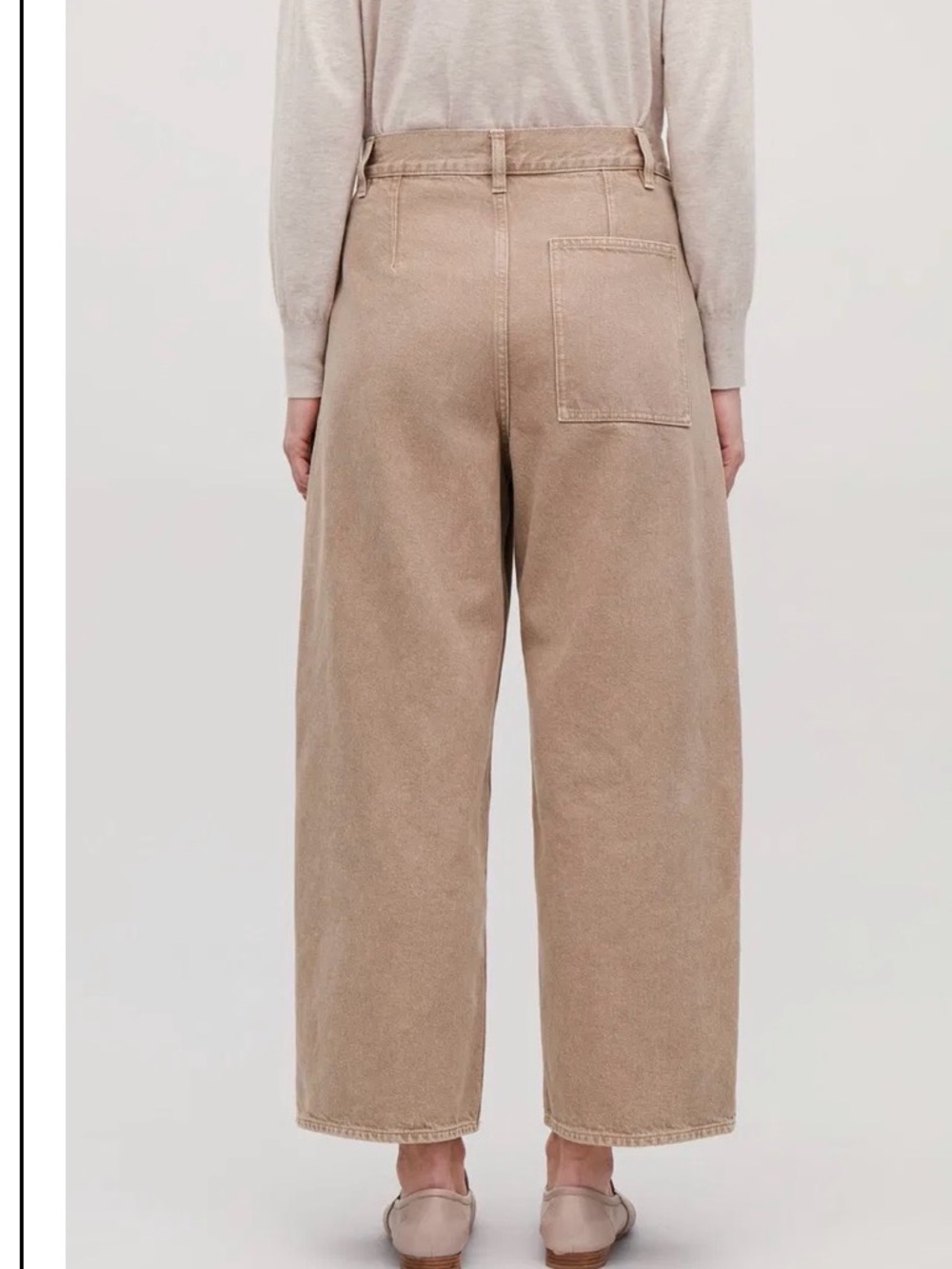 COS Wide-Leg crop barrel  Jeans in Beige - 26 (measured 28 inches )